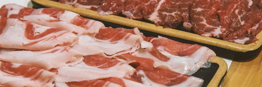 sliced-meat-on-trays